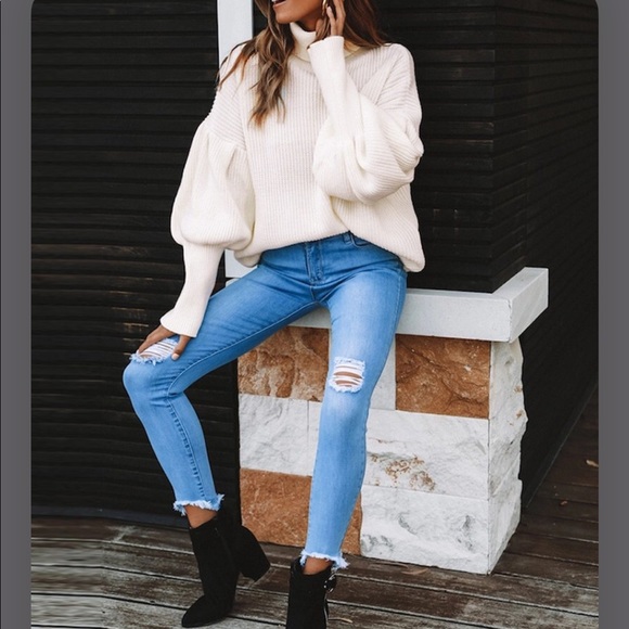 White Turtleneck Lantern Sleeve pullover sweater - Picture 5 of 7